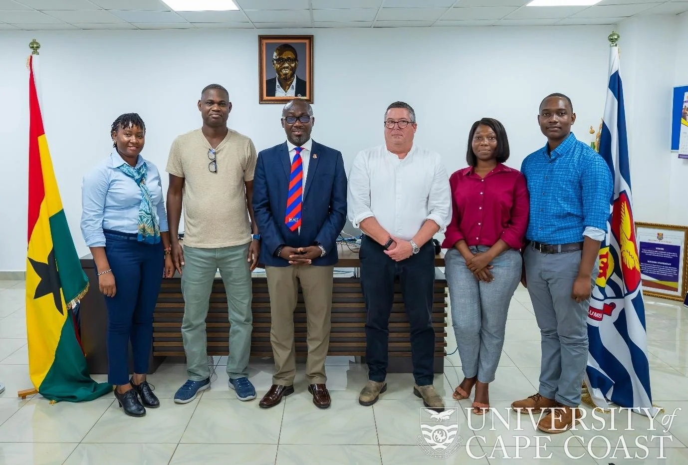 Pro Vice-Chancellor Interacts with Prof. Terry Sunderland