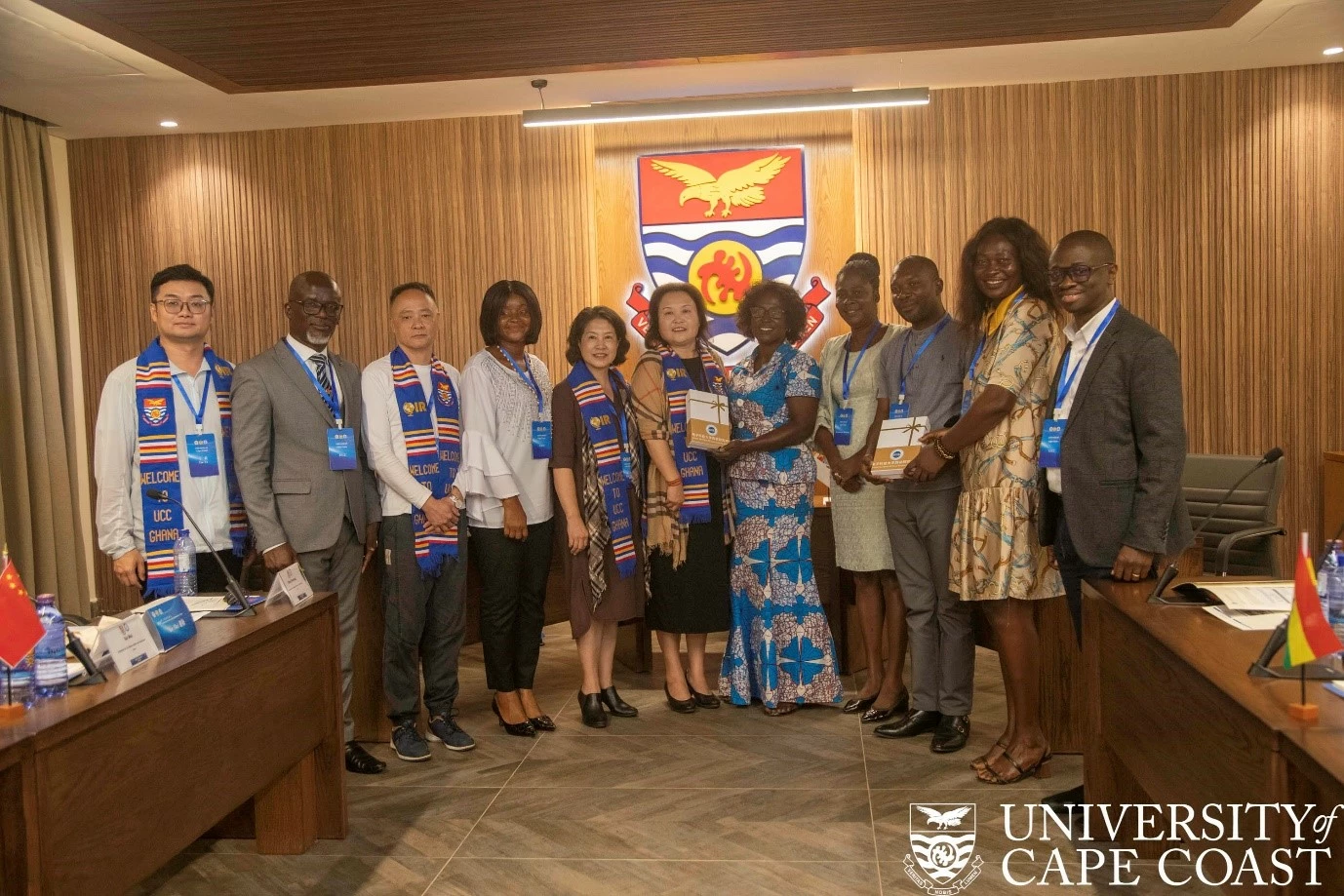 Pro Vice-Chancellor Interacts with UESTC Delegation
