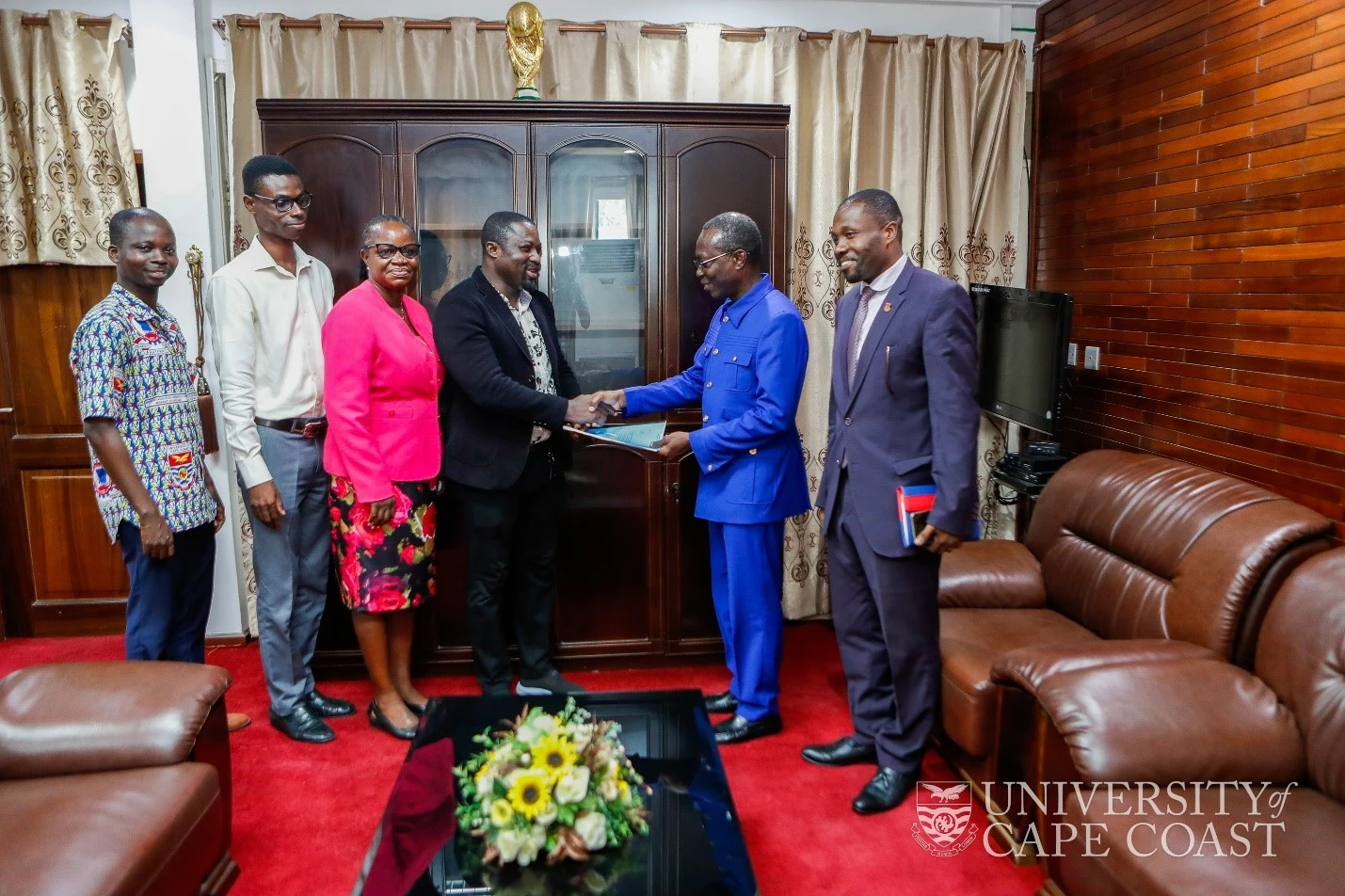 Committee on University Policies Presents Report to Vice-Chancellor